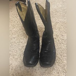 Womens decorative cowboy boots size 8.5